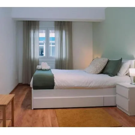 Piso Centrico Y Tranquilo アパート ヴィーゴ